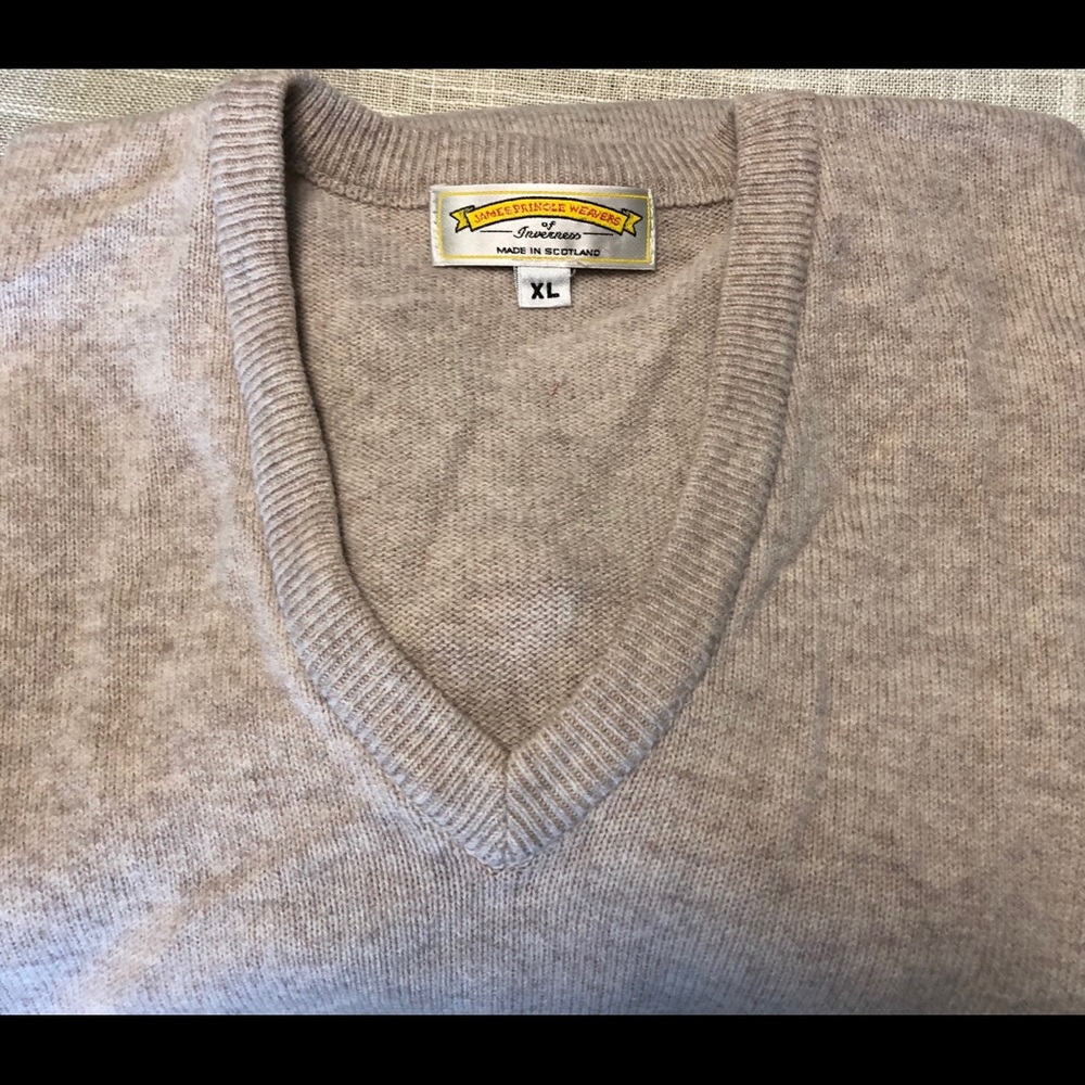 Pure 100% Scottish wool pull over sweater